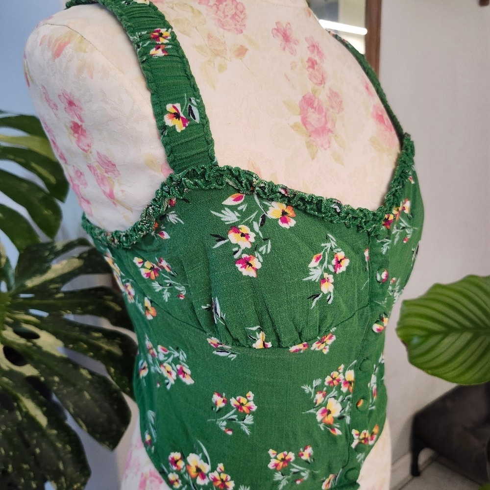 Forever 21 Green Floral Button-Front Crop Top‎ - Picture 4 of 6